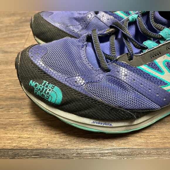 North Face Women’s Athletic Shoe | Size 9 - Picture 3 of 7